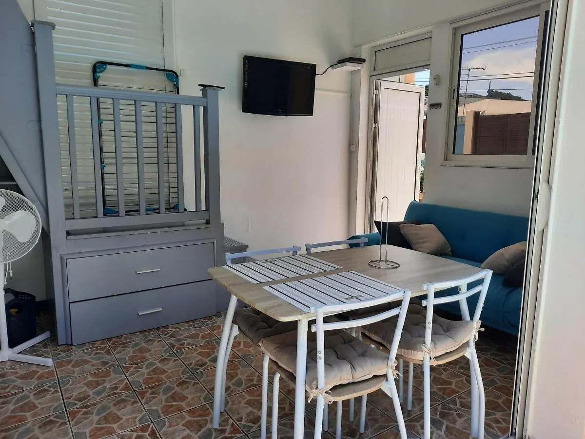 Сasa de vacaciones Studio Avec Piscine Privee, Idealement Situe Saint-Claude