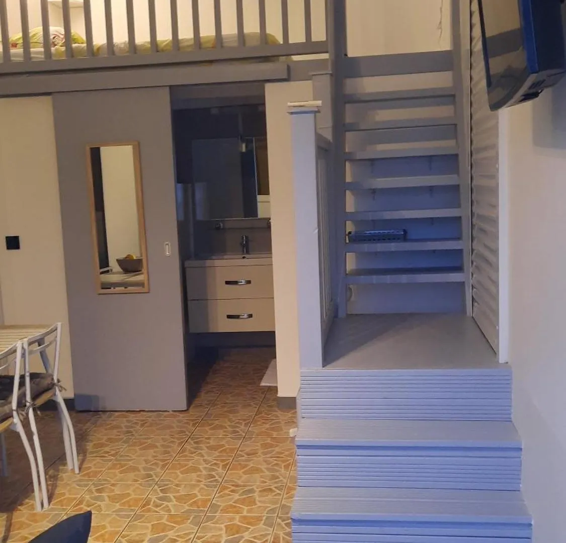 Сasa de vacaciones Studio Avec Piscine Privee, Idealement Situe Saint-Claude