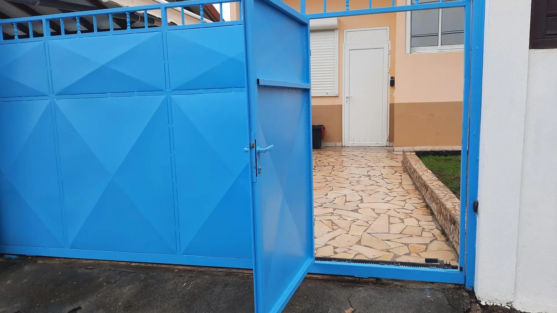 Сasa de vacaciones Studio Avec Piscine Privee, Idealement Situe Saint-Claude